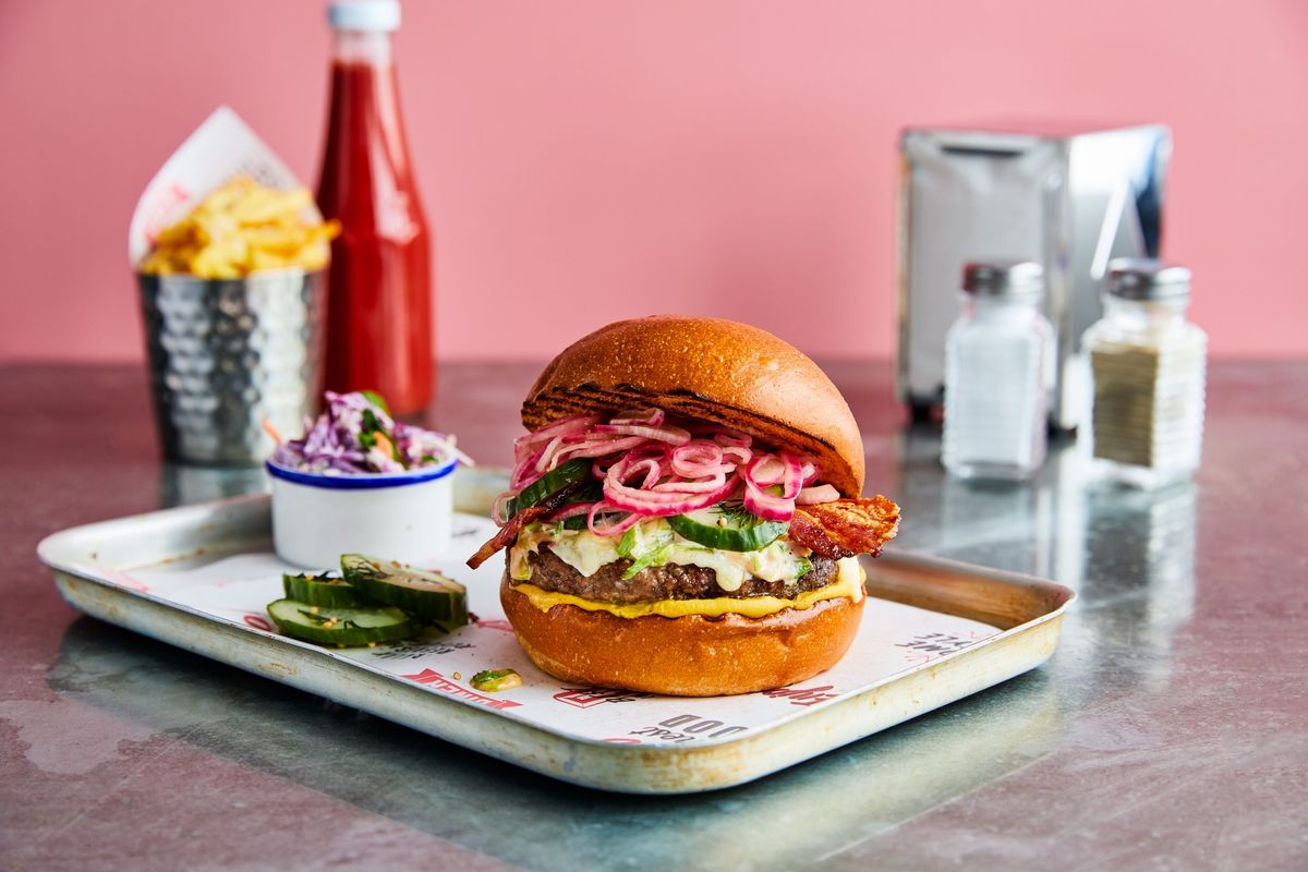 Hamburger at Jamie Oliver's Diner